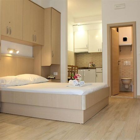 City Center Apartments Miro Макарска Екстериор снимка