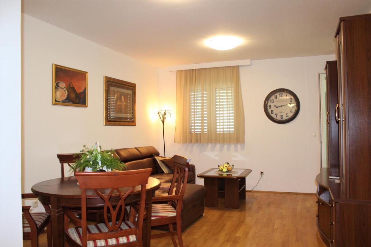 City Center Apartments Miro Макарска Екстериор снимка