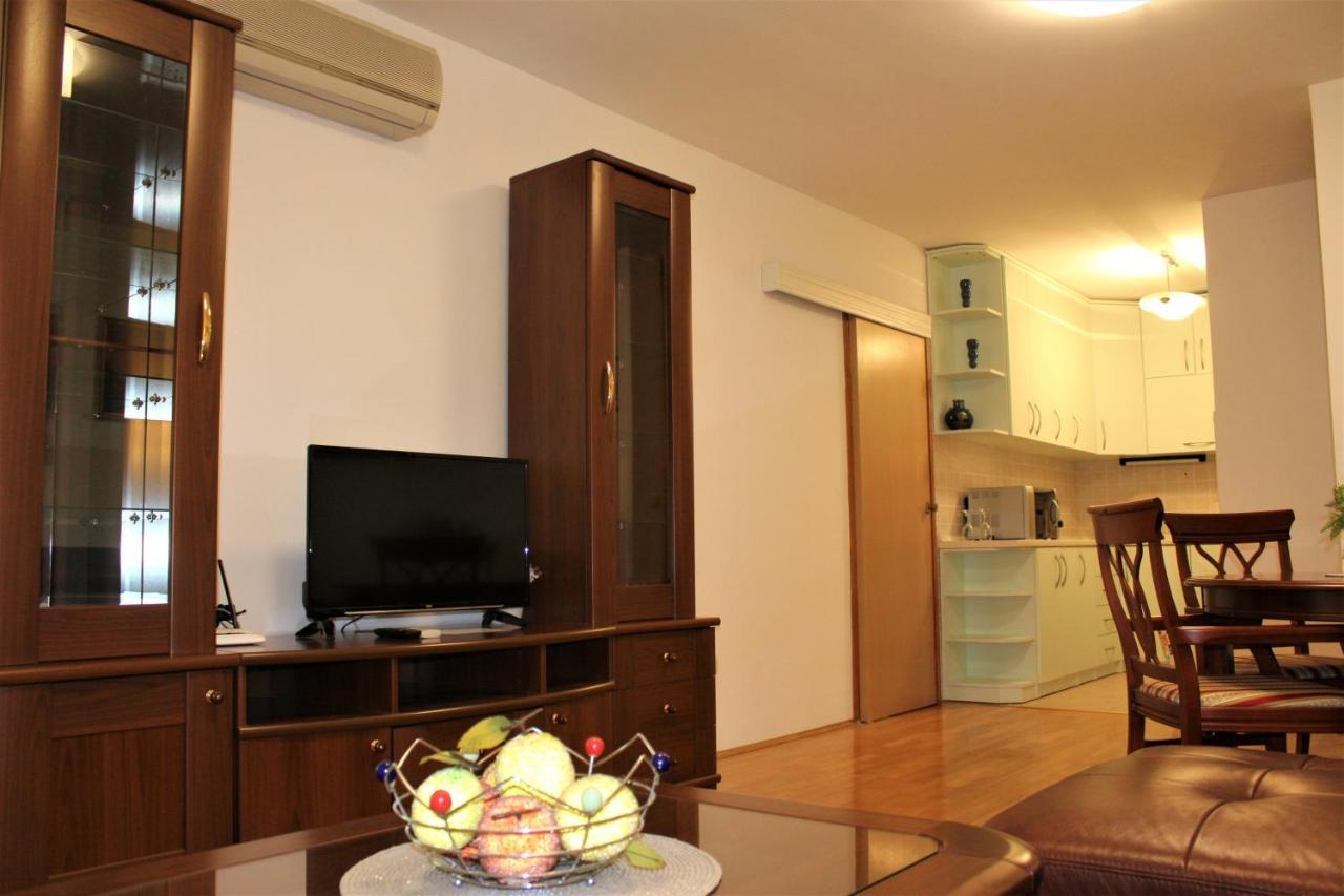 City Center Apartments Miro Макарска Екстериор снимка