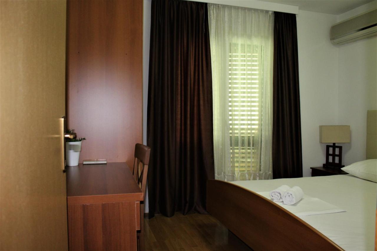 City Center Apartments Miro Макарска Екстериор снимка