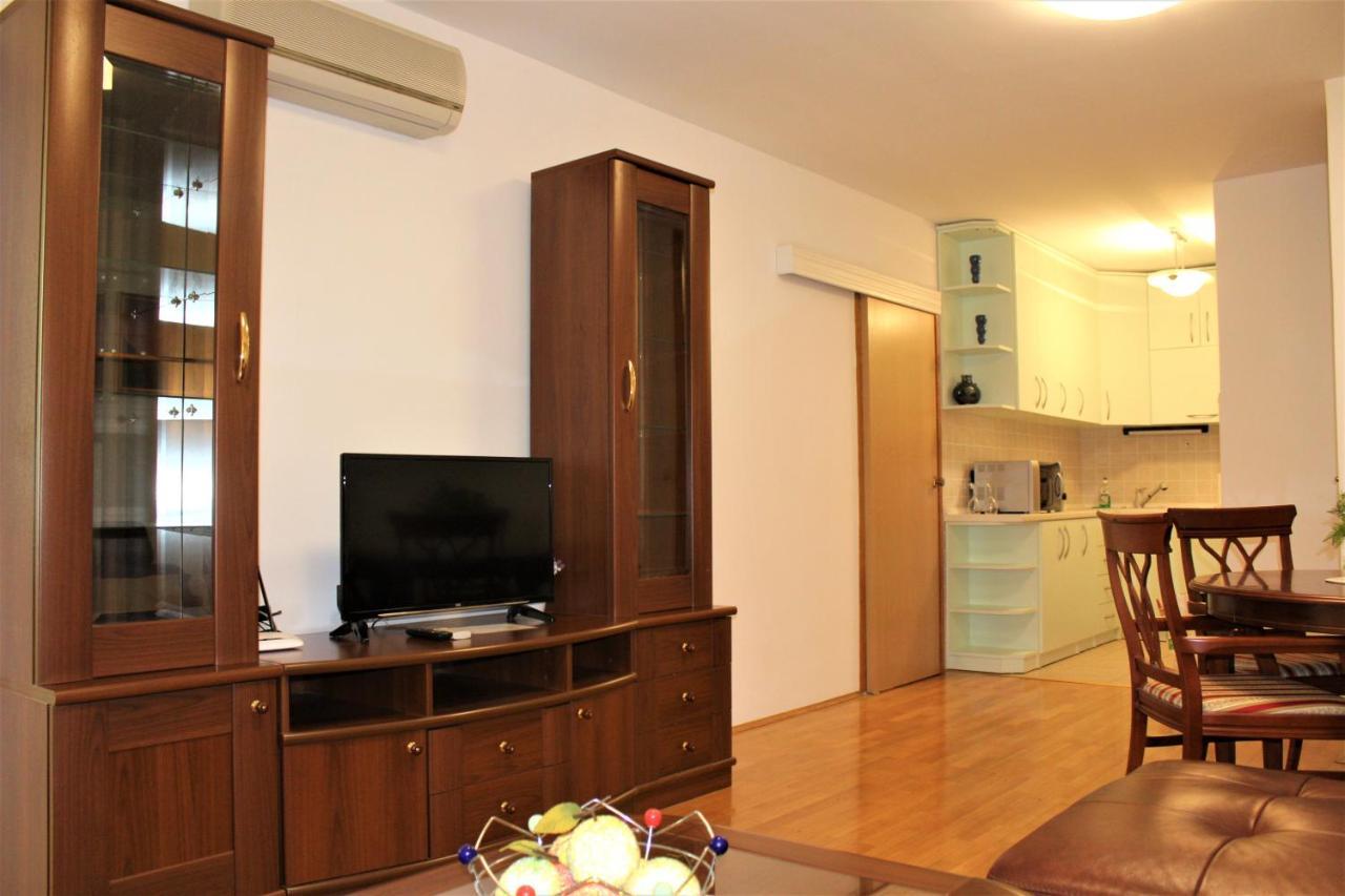 City Center Apartments Miro Макарска Екстериор снимка