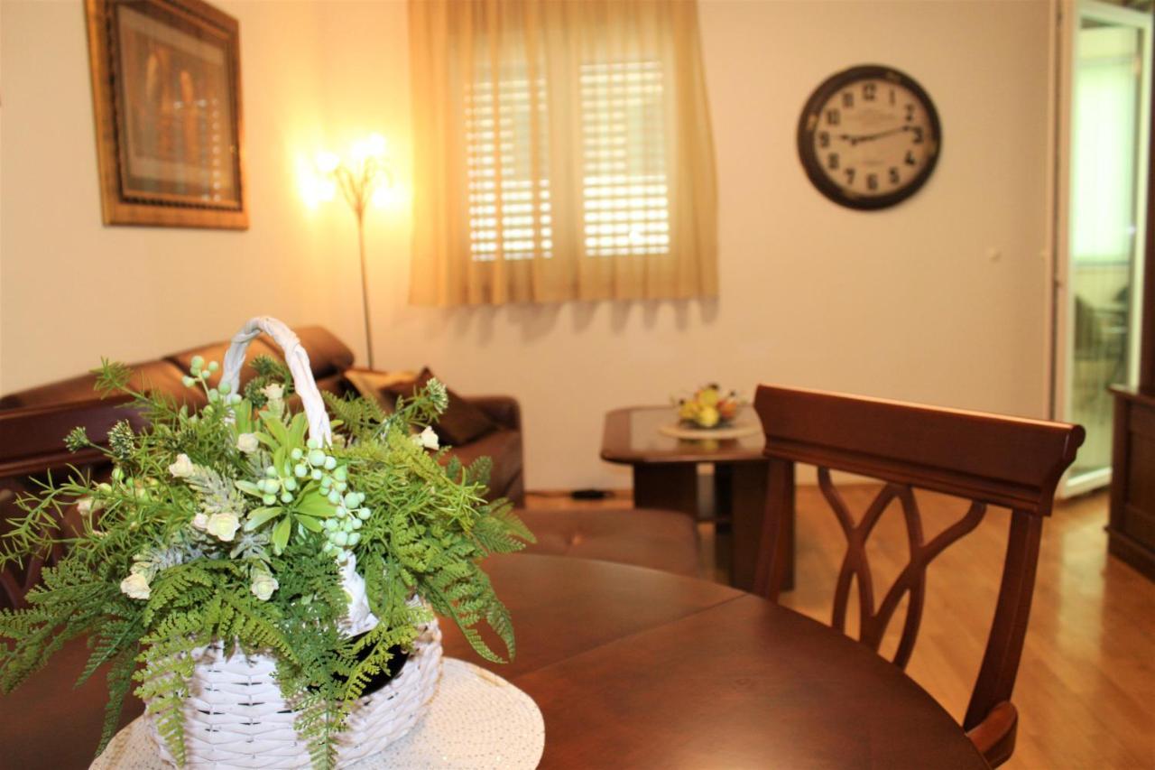 City Center Apartments Miro Макарска Екстериор снимка
